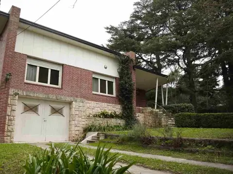 Casa 5 ambientes con 2 baños