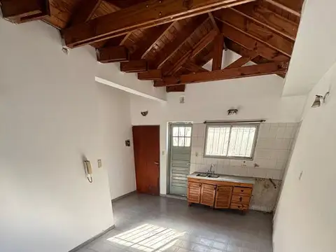 DEPARTAMENTO DE 3 DORMITORIOS EN PLANTA ALTA, UBICADO EN CALLE 3 E/38 Y 39, LA PLATA