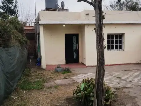 Casa en venta - 2 Dormitorios 2 Baños - 300Mts2 - José C. Paz