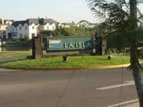 EXCELENTE CASA EN LA ISLA NORDELTA
