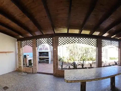 MUY LINDA PROPIEDAD EN CALLE LEVENE