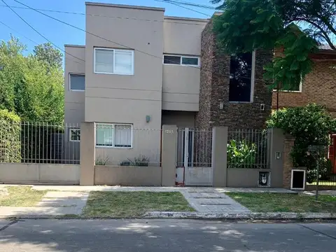 Casa en venta 6 ambientes en Ranelagh- Berazategui