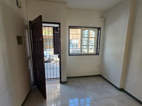 Viamonte 100, Piso PB