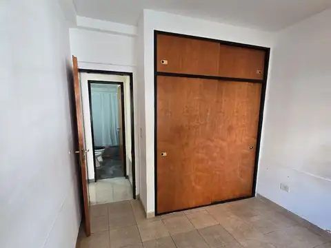 Departamento de 2 Ambientes, P.B. Fte. - Ramos Mejía Sur