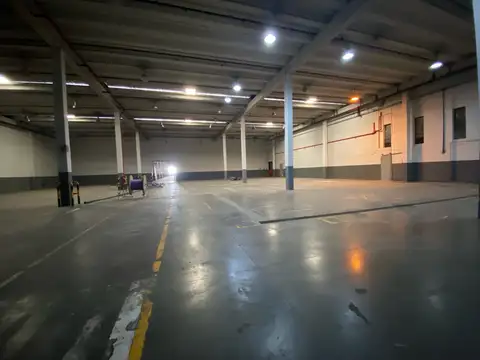 Galpon en Alquiler 40  mts Frente