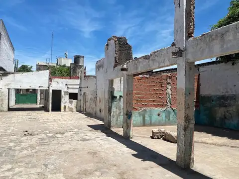 VENTA DE CASA Y GALPON EN AV.  PERON AL 2800 LOS POLVORINES