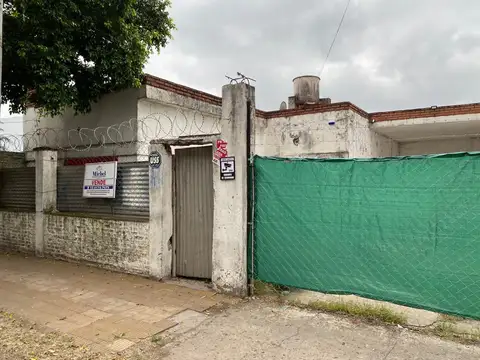VENTA DE CASA Y GALPON EN AV.  PERON AL 2800 LOS POLVORINES