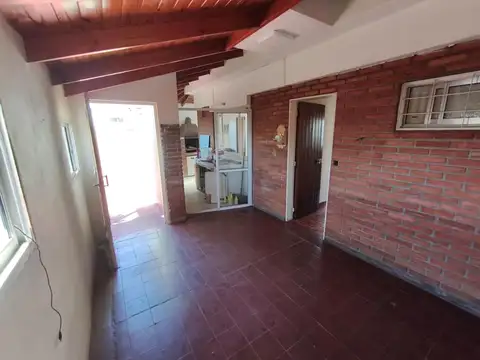 2 AMBIENTES ATIPICO CON ESCRITORIO