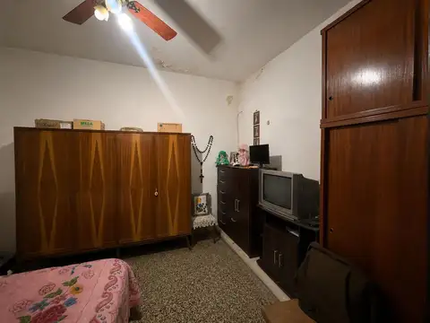 Venta de Casa con patio y garage en Bernal