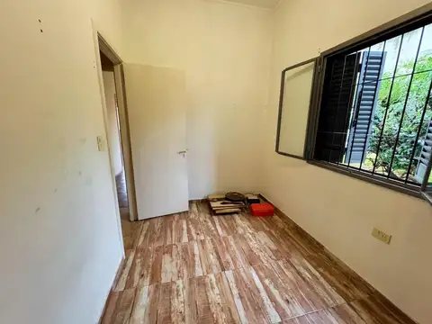 IMPONENTE CHALET 7 AMBIENTES CON PISCINA Y GRAN PARQUE