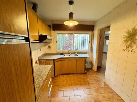 CHALET 6 AMBIENTES EN HAEDO PROXIMO A LA ESTACION