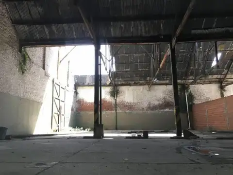 Galpon en Venta 73  mts Frente