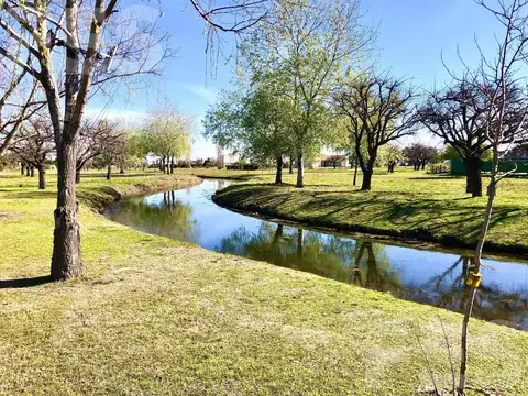 Venta de lote en barrio privado Cruz del Sur san Vicente.