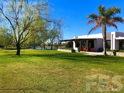 Terreno en Venta 40  mts Fondo