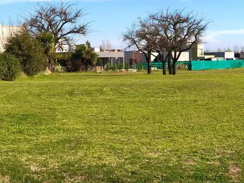 Venta de lote en barrio privado Cruz del Sur san Vicente.