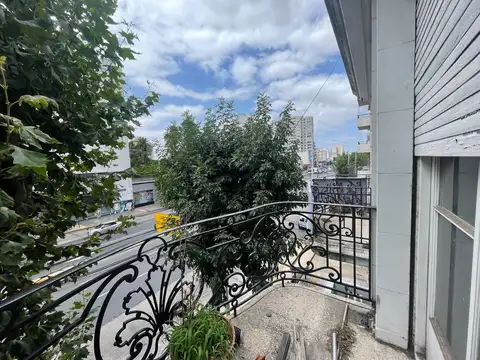 Avenida Bartolomé Mitre 1900