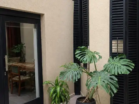 VENTA CASA DE PASILLO DOS PLANTAS PARRILLA REP. DE LA SEXTA