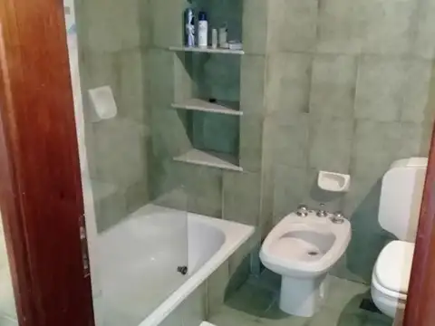 Casa 5 Amb. En Venta A 100 mts. De Panamericana - San Isidro *VENDIDA*