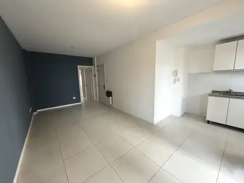 Departamento en alquiler 1 dormitorio ov. lagos 918 piso 6 al frente