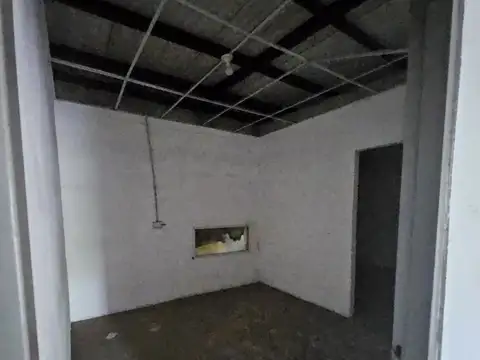 EN ALQUILER GALPÓN / LOCAL – EXCELENTE UBICACIÓN COMERCIAL EN MORENO