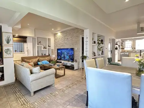 VENTA CASA 4 AMBIENTES QUILMES