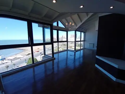 Venta de Departamento EN DUPLEX 5 AMBIENTES CON COCHERA VISTA PLENA AL MAR en La Perla, Mar del Plata