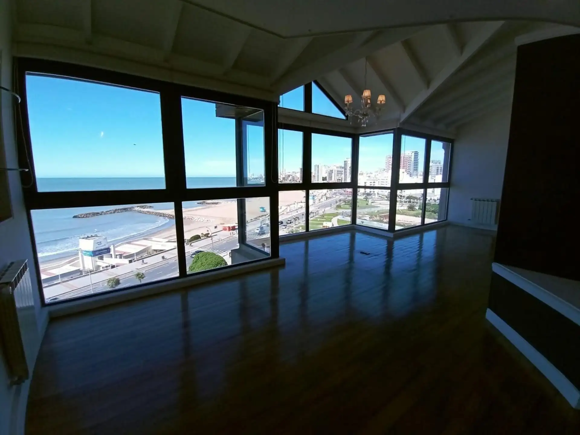 Venta de Departamento EN DUPLEX 5 AMBIENTES CON COCHERA VISTA PLENA AL MAR