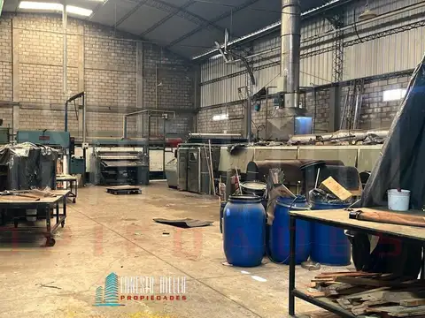 VENTA GALPON DE 800 MTS2 EN WILDE.