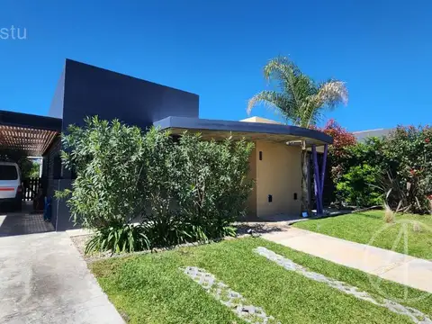 CASA EN VENTA EN PILAR DEL ESTE BARRIO SANTA ELENA