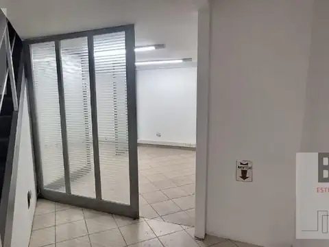 Oficina Monoambiente con 4 baños