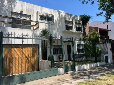 Casa en Florida en venta 5 ambientes lote de 10 x 36 mts - Hermoso Pulmon de manzana