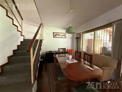 Casa 5 ambientes con 2 baños