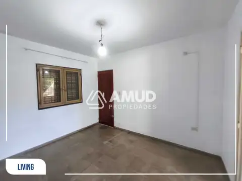 Casa en Alquiler con 2 cocheras