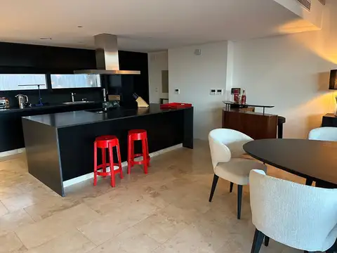 Departamento 8 ambientes con 3 baños