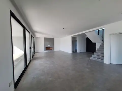 Casa en Venta- El Canton Golf- Zona norte Escobar