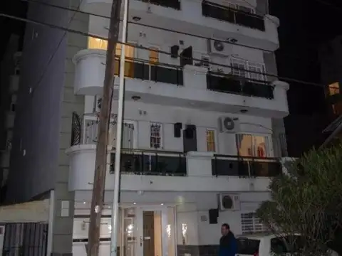 AMPLIO 3 AMBIENTES CON COCHERA DESCUBIERTA EN WILDE APTO CREDITO