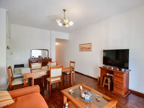 Calle 45 e/ 6 y 7 500