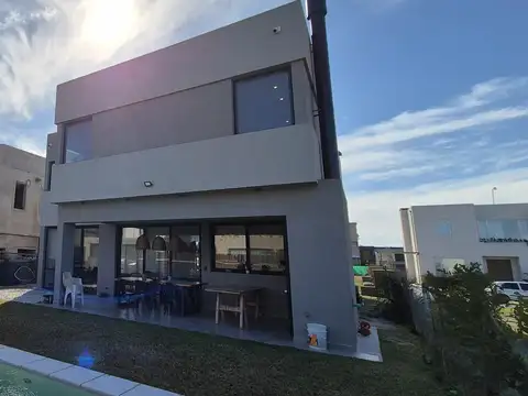 Casa en Venta en Vila Marina II, USD 350.000