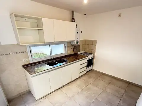Casa en Alquiler con 1 cochera