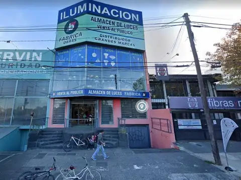INMUEBLE CON COCHERAS APTO COMERCIO / OFICINA / LOCAL CON RENTA