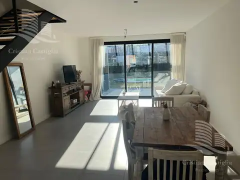 Duplex 4 ambientes Santa Ana joven