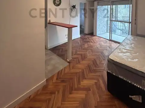 Aráoz 2200, Piso 0