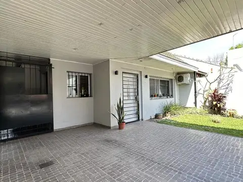 Casa en Venta en Quilmes, USD 245.000