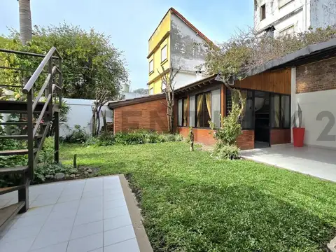 Venta Casa en Villa Maipu con  quincho y jardin