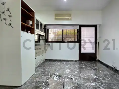 Venta Casa en Villa Maipu con  quincho y jardin