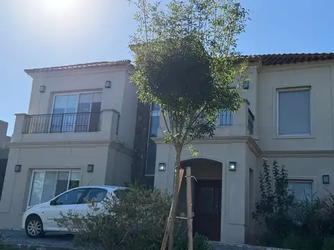 Casa  en Venta en San Marco, Villanueva, Tigre