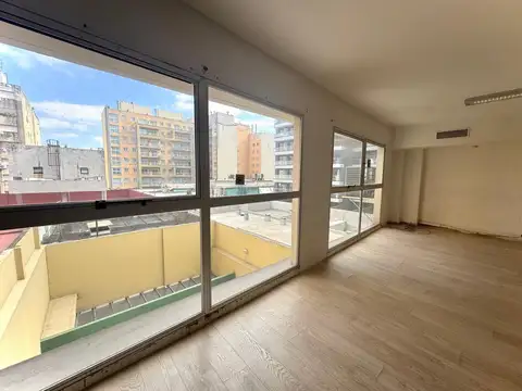 Oficina en Venta con 1 cochera