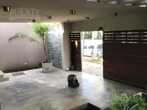 Casa 5 ambientes con 5 baños