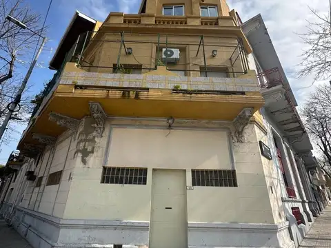 Local en esquina, ideal comercio, Pque. Patricios