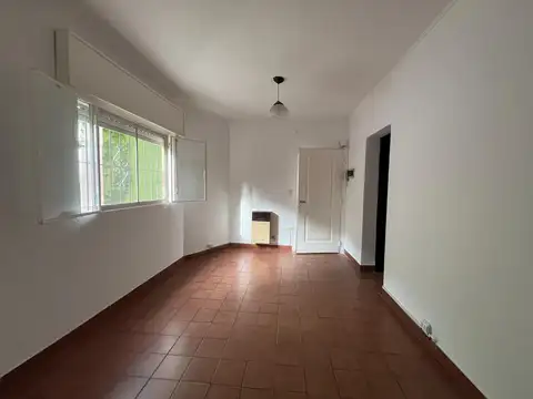 JUNTOS PERO NO REVUELTOS - Tipo casita PB fondo